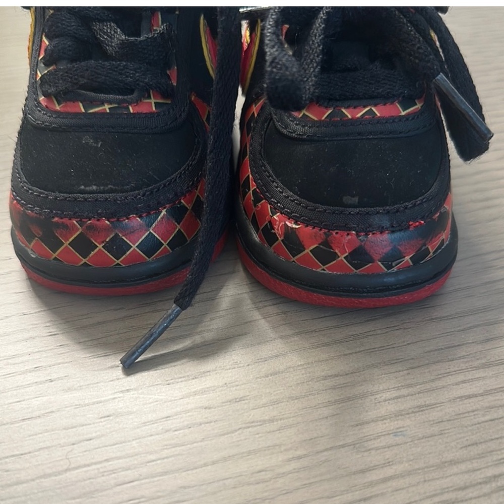Nike Black and Red Sneakers with Lace-Up Design - Picture 7 of 7